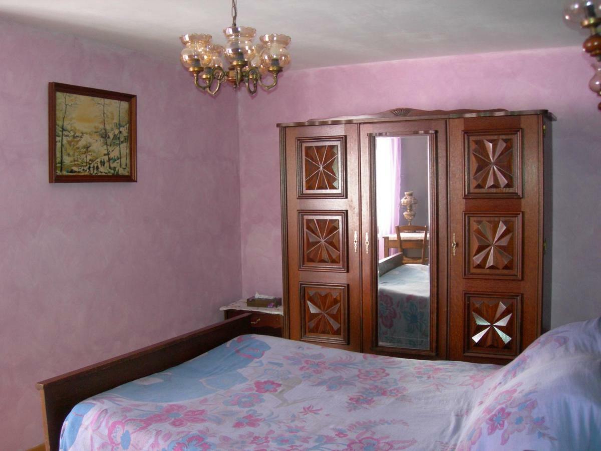Bed and Breakfast Sous La Glycine Miélan Exterior foto