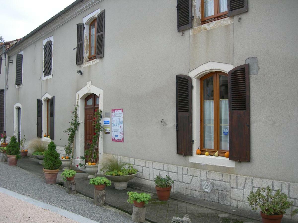 Bed and Breakfast Sous La Glycine Miélan Exterior foto