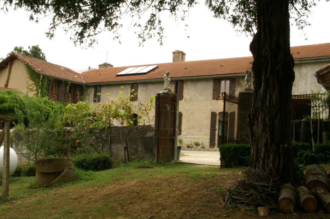 Bed and Breakfast Sous La Glycine Miélan Exterior foto