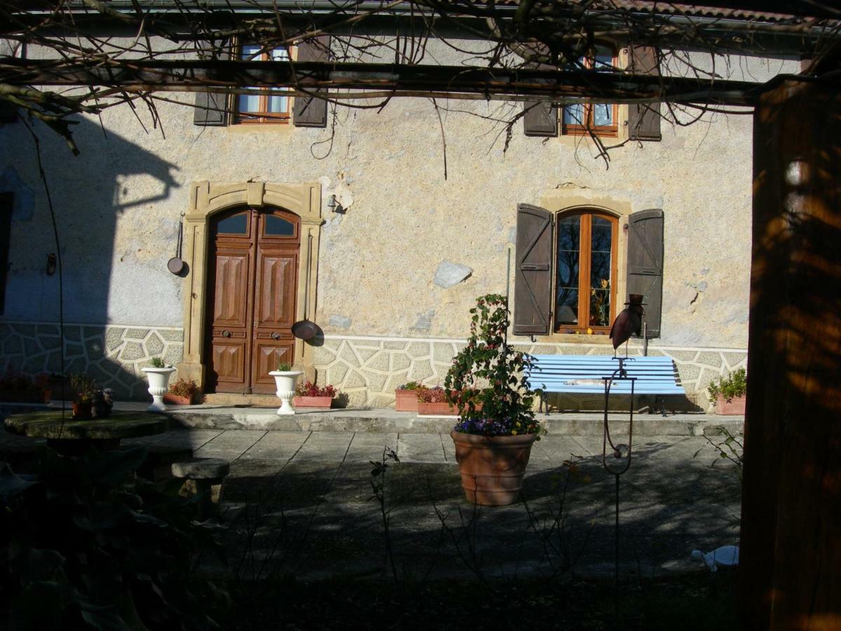 Bed and Breakfast Sous La Glycine Miélan Exterior foto